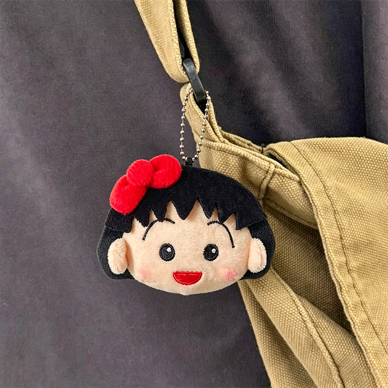 Car Accessories Japan - พวงกุญแจตุ๊กตาชิบิมารุโกะจังน่ารัก ของเล่นตุ๊กตาการ์ตูน ของตกแต่งกระเป๋าเป้สะพายหลัง ของขวัญคู่รัก สไตล์อนิเมะ